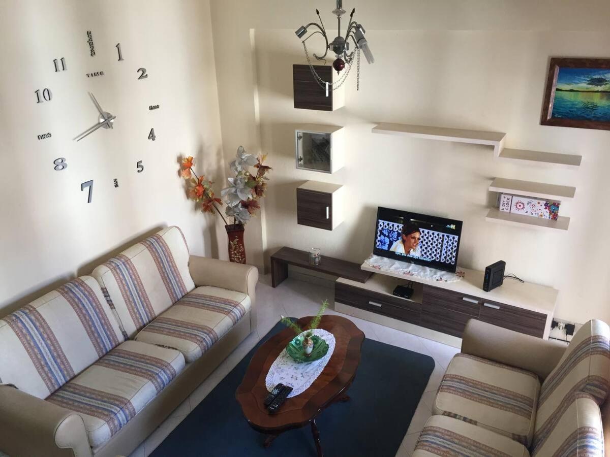 Апартаменти One Apartament Дуррес Екстер'єр фото